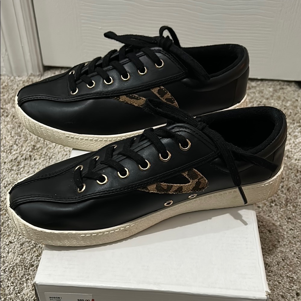 Tretorn Black Leather Woman’s Sneakers with Leopard Accents